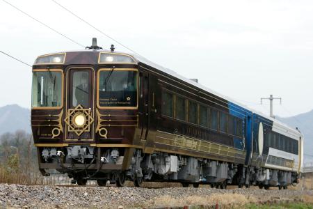 ＪＲ四国の観光列車「志国土佐　時代の夜明けのものがたり」