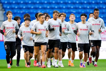 パラグアイ戦に向け、最終調整する日本代表=パナソニックスタジアム吹田