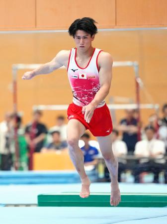 橋本大輝の床運動=味の素ナショナルトレーニングセンター