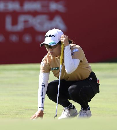 　第２ラウンド、通算１３アンダーで首位の勝みなみ＝旗忠花園ＧＣ（ゲッティ＝共同）