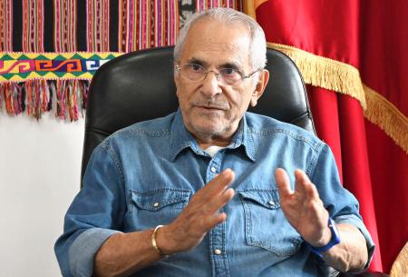 10日、東ティモールの首都ディリでASEAN加盟について語るラモスホルタ大統領(共同)