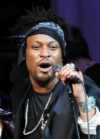 米ニューヨークでのコンサートに出演したディアンジェロさん＝２０１３年３月（ＡＰ＝共同）