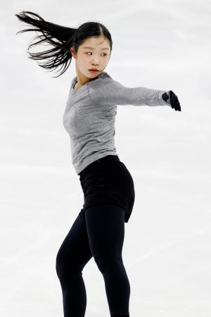　公式練習で調整する中井亜美＝アンジェ（共同）