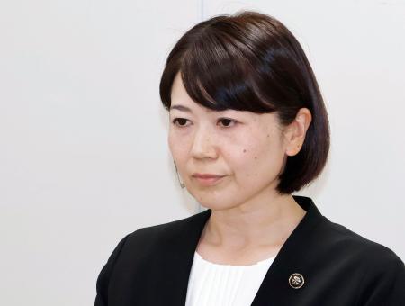 取材に臨む前橋市の小川晶市長=17日午後、前橋市役所