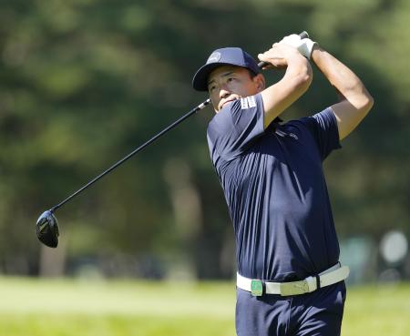 　第２日、通算３アンダーで首位の原敏之＝日光ＣＣ