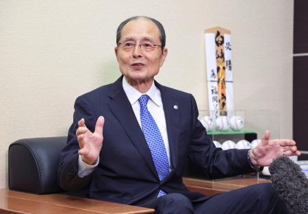 文化勲章受章が決まり、インタビューに応じる王貞治さん=17日午後、福岡市(ソフトバンク球団提供)