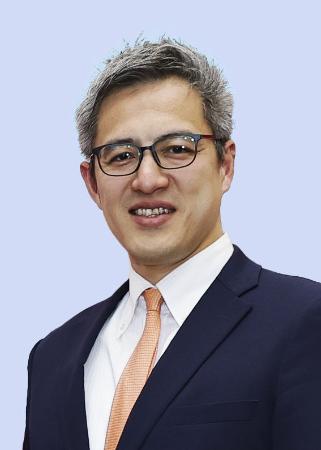 穴井隆将氏