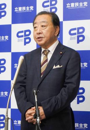 高市早苗首相の選出を受け、記者団の取材に応じる立憲民主党の野田佳彦代表＝２１日午後３時ごろ、国会