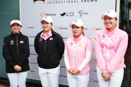 3位決定戦後、取材に応じる(左から)山下美夢有、西郷真央、古江彩佳、竹田麗央=新朝鮮CC(共同)