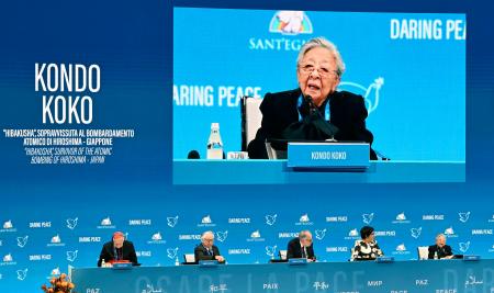 国際会議でスピーチする近藤紘子さん＝２６日、ローマ（共同）