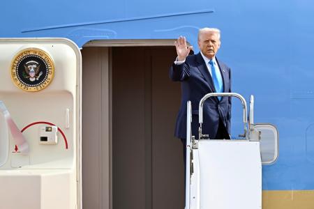 日本訪問を終え、韓国に向けて出発するトランプ米大統領=29日午前、羽田空港(代表撮影)