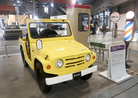 「ジャパンモビリティショー」で展示された、スズキの初代「ジムニー」=30日午前、東京都江東区の東京ビッグサイト