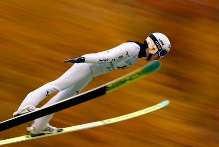 女子で優勝した丸山希の1回目=大倉山