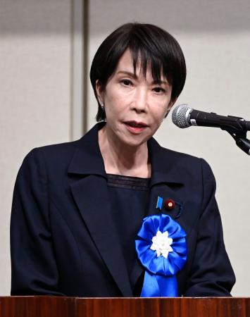 北朝鮮による拉致被害者の帰国を求める国民大集会で、あいさつする高市首相。北朝鮮に金正恩朝鮮労働党総書記との首脳会談開催を打診したと明らかにした=3日午後、東京都千代田区