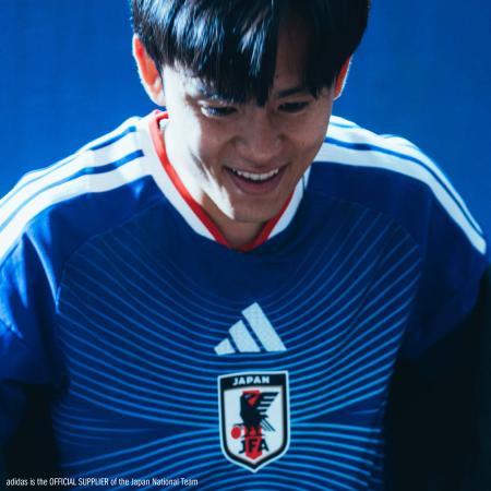 日本代表の新ユニホーム姿の久保((C)adidas is the official supplier of the Japan National Team)