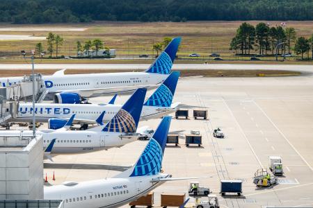 米テキサス州ヒューストンのジョージ・ブッシュ・インターコンチネンタル空港＝６日（ゲッティ＝共同）