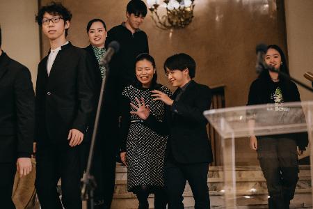 　審査結果の発表会場に向かう本選出場者たち＝２０２５年１０月２１日、ワルシャワ（（Ｃ）Ｋ．Ｓｚｌｅｚａｋ／ＮＩＦＣ）