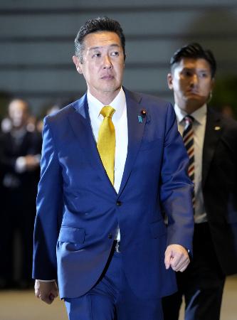 首相官邸に入る黄川田仁志氏=10月