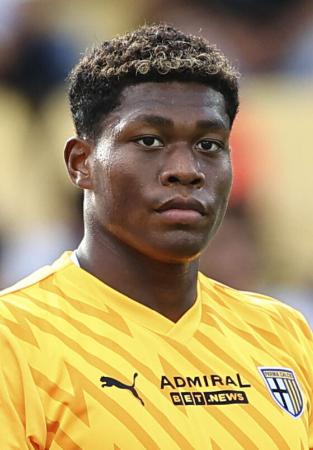 鈴木彩艶選手（ゲッティ＝共同）