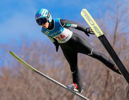 女子で優勝した伊藤有希の１回目＝宮の森
