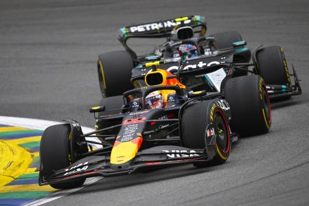 Ｆ１サンパウロＧＰで走行するレッドブルの角田裕毅＝サンパウロ（ゲッティ＝共同）