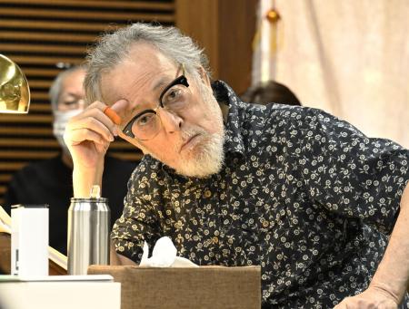 演出する舞台の稽古を見る仲代達矢さん＝２０２３年１０月、東京都世田谷区