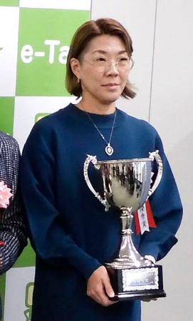 酒類鑑評会で純米酒部門の最優秀賞に選ばれた湯川酒造店「木曽路」の湯川尚子社長＝１３日午後、さいたま市