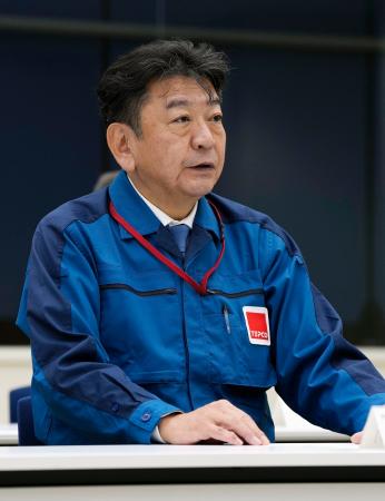 訓練を前にあいさつする東電ホールディングスの小早川智明社長=14日午前、新潟県刈羽村