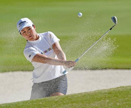 第１ラウンド、５アンダーで３位と好発進の畑岡奈紗＝ティブロンＧＣ（共同）