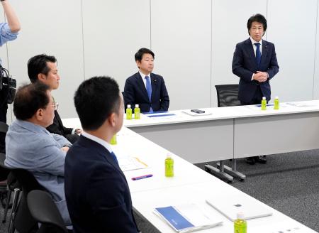 自民党と日本維新の会の「ＯＴＣ類似薬」の公的医療保険適用を見直す実務者協議＝２１日午後、国会