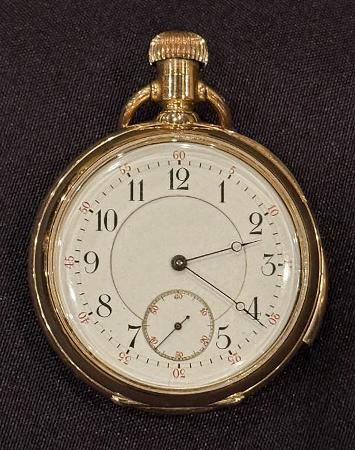 　タイタニック号の乗客が所有していた懐中時計（Ｈｅｎｒｙ　Ａｌｄｒｉｄｇｅ　＆　Ｓｏｎ　Ｌｔｄ提供・共同）