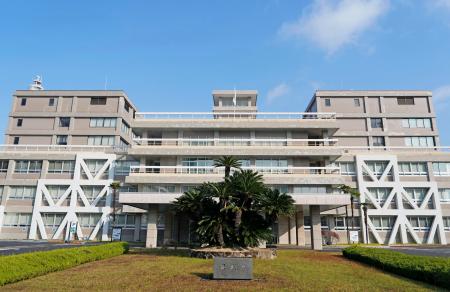 広島高裁＝２５日午前