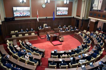 中国の薛剣駐大阪総領事によるＸ（旧ツイッター）投稿について、非難決議を全会一致で可決した大阪府議会＝２８日午後