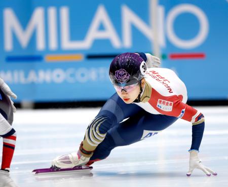 女子1500メートル予選 滑走する中島未莉=ドルドレヒト(共同)