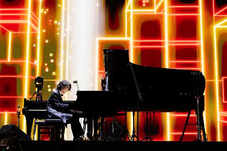 　ピアノを演奏する角野隼斗＝横浜市のＫアリーナ横浜（（Ｃ）Ｒｙｕｙａ　Ａｍａｏ）