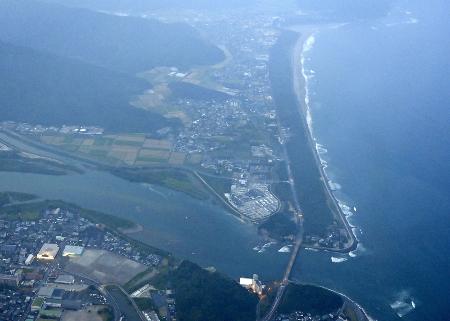 南海トラフ巨大地震の被害想定で、高い津波が到達するとされている宮崎県日南市の沿岸部＝２０２４年８月