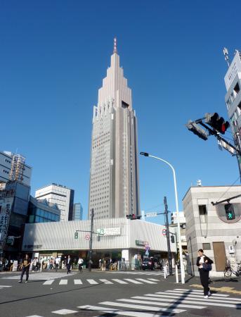 　東京都渋谷区のＮＴＴドコモ代々木ビル（通称ドコモタワー）