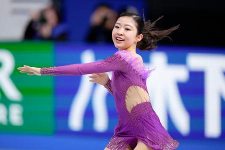 女子SP 演技する千葉百音=IGアリーナ