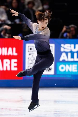 男子フリー 演技する鍵山優真=IGアリーナ