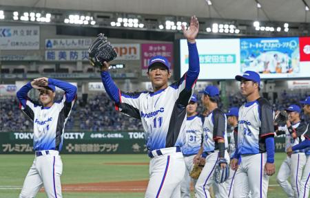　都市対抗野球の１回戦で勝利したパナソニックナイン＝２０２３年、東京ドーム