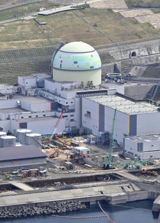 北海道泊村の北海道電力泊原発３号機