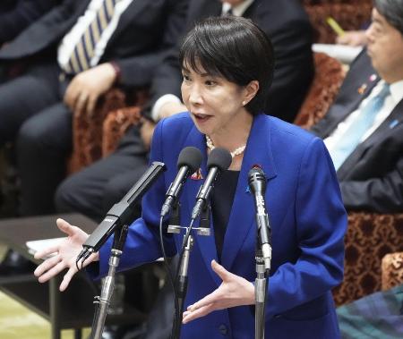 衆院予算委で答弁する高市首相＝１１月７日午後