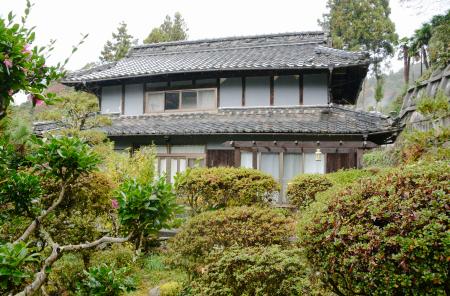 ２０２１年にノーベル物理学賞を受賞した真鍋淑郎さんの生家（愛媛県四国中央市提供）