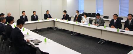 整備新幹線に関する与党プロジェクトチームの会合=12日午前、国会