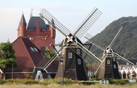 長崎県佐世保市のリゾート施設「ハウステンボス」の園内＝２０２２年