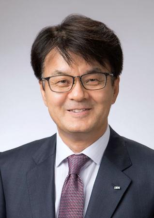 日本ＩＢＭの山口明夫社長