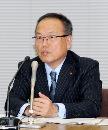 記者会見する四国電力の宮本喜弘社長＝１９日午後、東京都千代田区