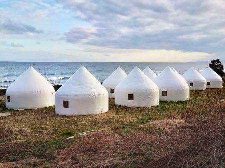 能登半島地震の後、石川県能登町に建てられたインスタントハウス(北川啓介教授提供)