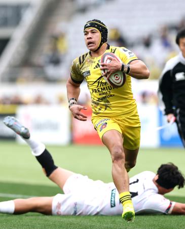 東京ＳＧ―トヨタ　前半、トライを決める東京ＳＧ・コルビ＝味スタ