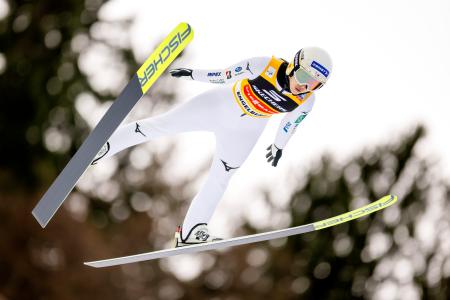 Ｗ杯ジャンプ女子個人第１０戦での丸山希の飛躍＝エンゲルベルク（Ｋｅｙｓｔｏｎｅ提供・ＡＰ＝共同）